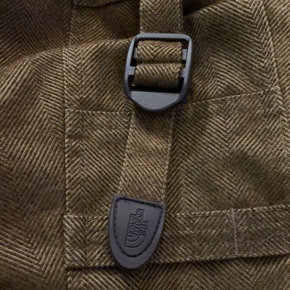 SOLD😍NORTH FACE XS women’s winter/fall jacket faux fur trendy  olive green belt - Picture 14 of 17